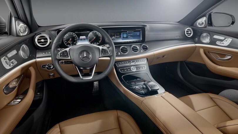 Mercedes Classe E, svelato l'abitacolo