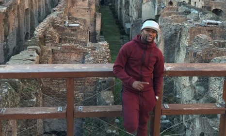 Floyd Mayweather in Italia: tour a Roma e shopping a Milano