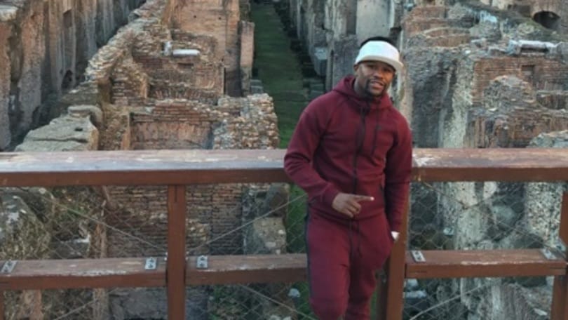 Floyd Mayweather in Italia: tour a Roma e shopping a Milano