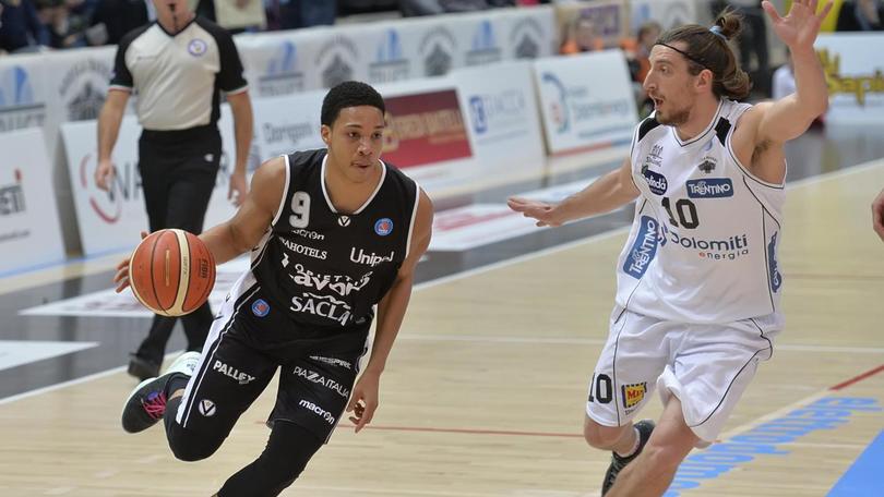 Forray stende Bologna, Trento vola in testa