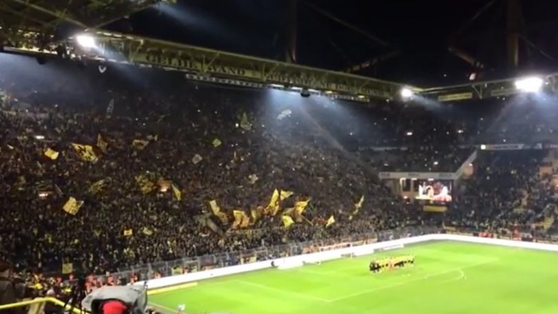 Borussia Dortmund, in curva si canta "Jingle bells"