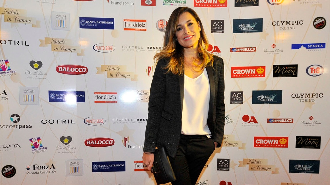 <p>La showgirl all'evento benefico Natale in campo&nbsp;a favore del Reparto di terapia intensiva neonatale della clinica universitaria&nbsp;del Sant'Anna</p>
