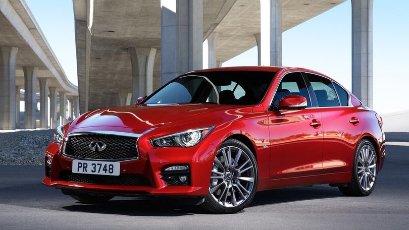 Nuova Infiniti Q50, arriva il biturbo da 405 cv