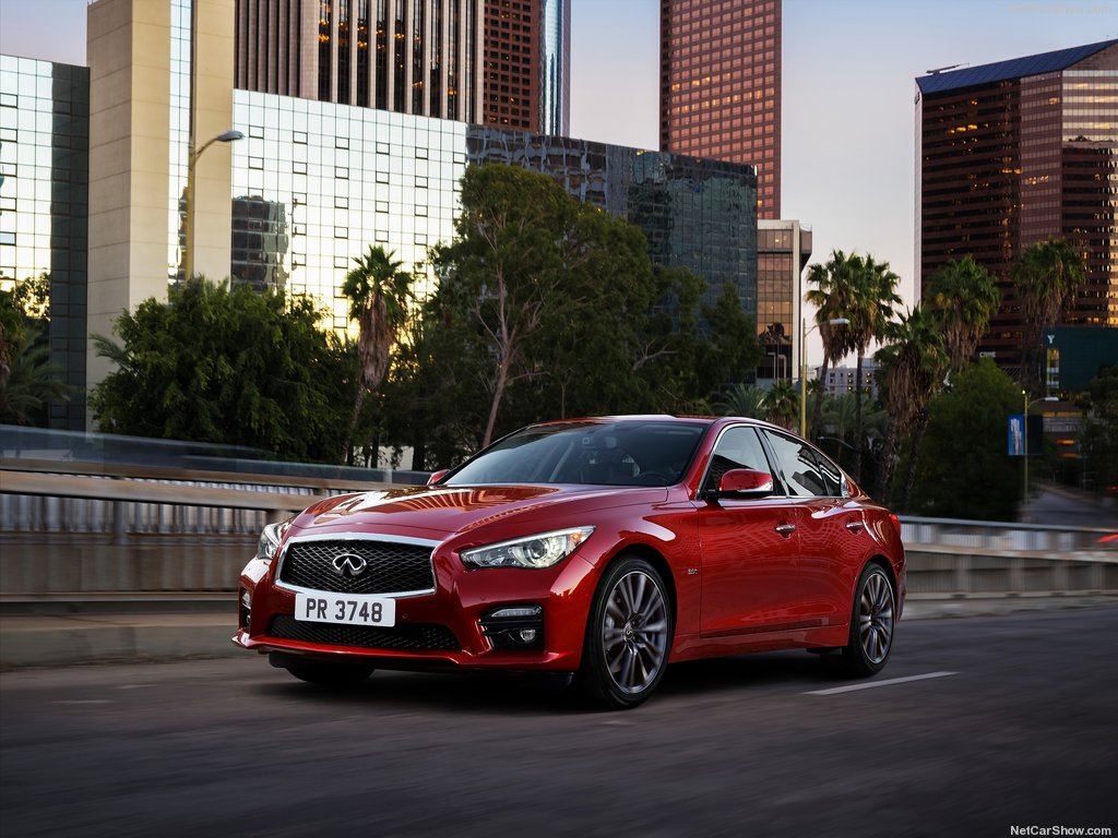 Nuova Infiniti Q50, la berlina da 405 cv