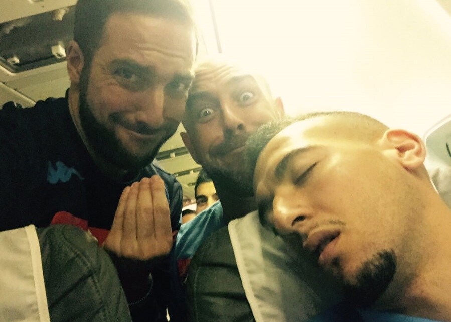 Serie A Napoli, El Kaddouri si addormenta: Reina e Higuain postano la foto sui social