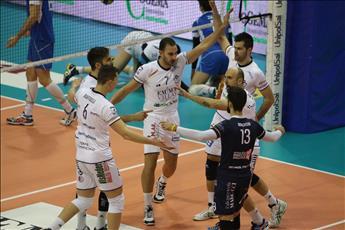 Volley: A2 Maschile, Siena la spunta al tie break