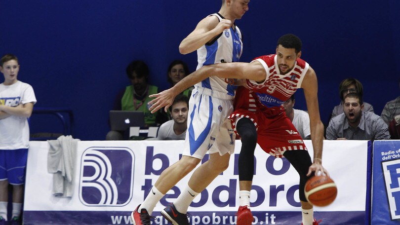 Basket: Pesaro, l'impresa contro Milano vale 3,60