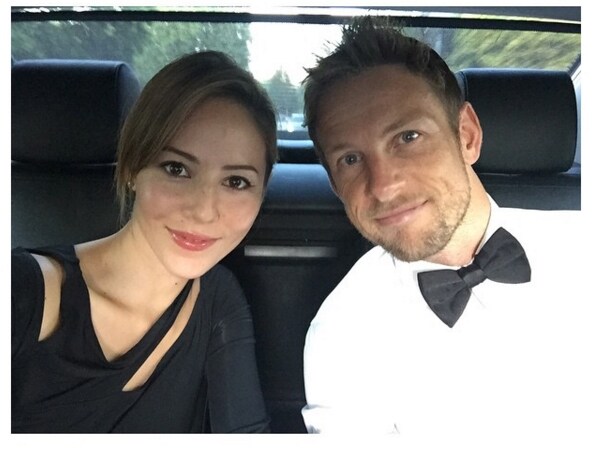 F1, divorzio per Jenson Button: ecco la bella Jessica Michibata