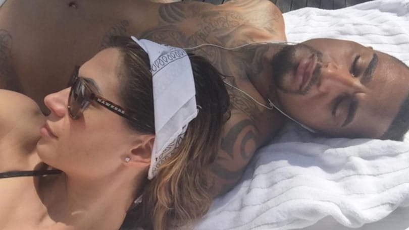 Il Natale di Satta e Boateng: isola corallina e il piccolo Maddox
