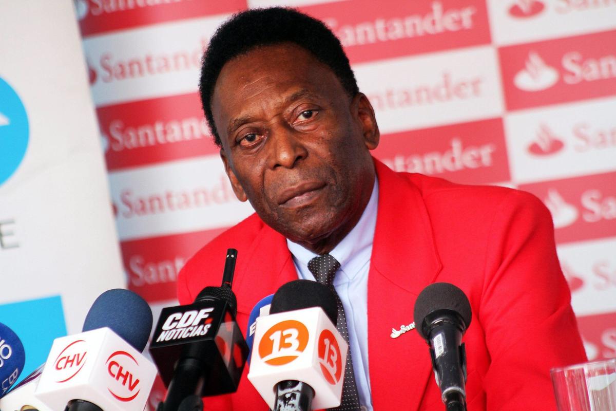 Calcio estero, Pelè critico con Neymar: «È 'solo' un buon giocatore»