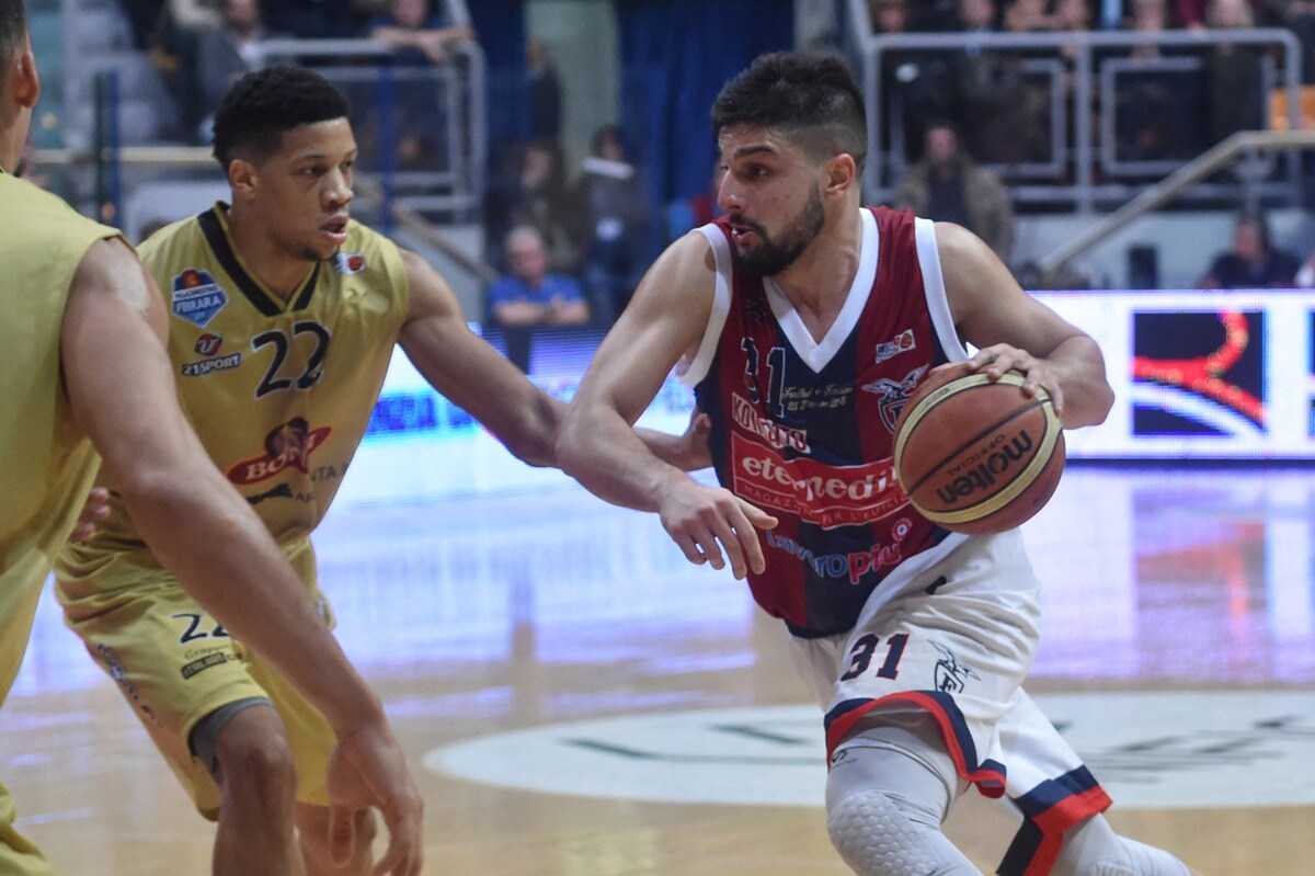Basket, a Bologna si gioca a Natale: Fortitudo batte Ferrara 74-68