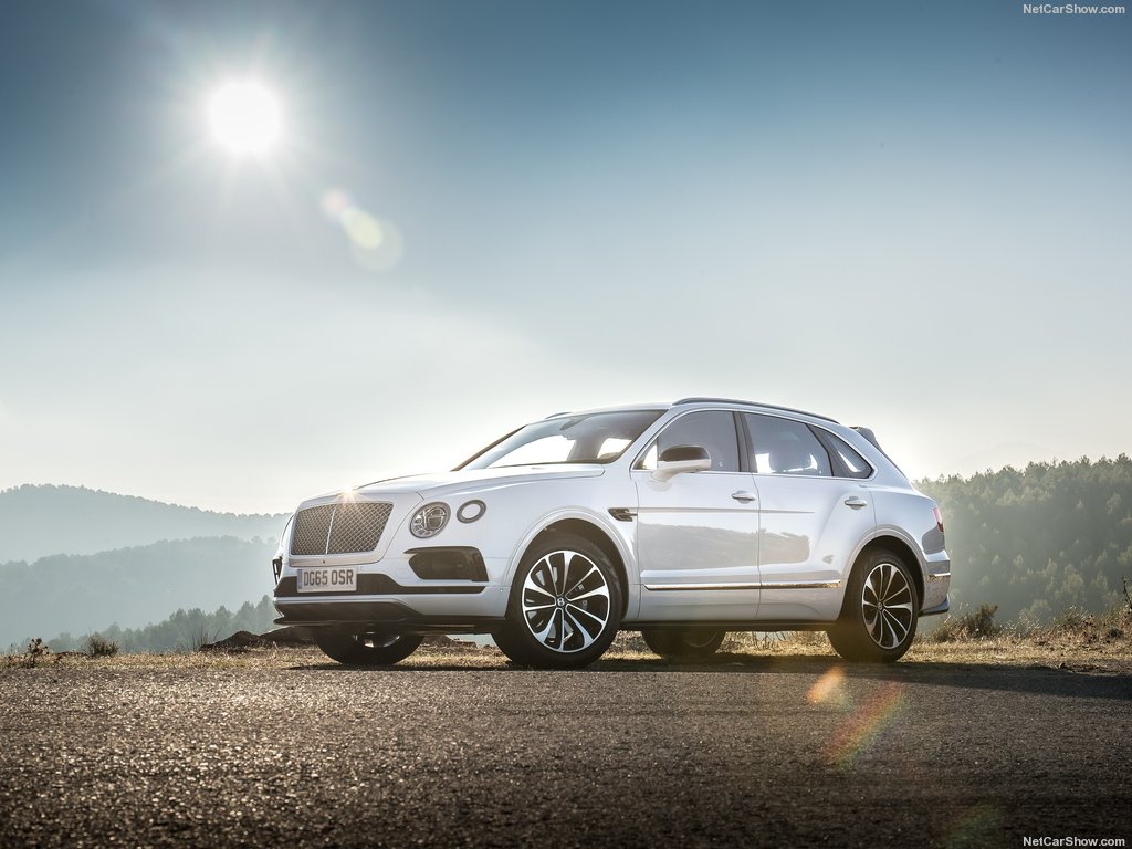 Bentley, in futuro un SUV compatto e il car-sharing