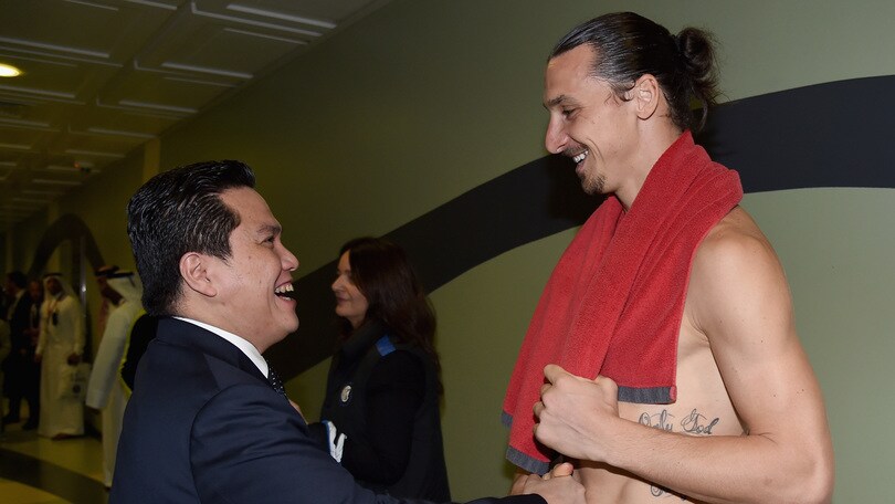 Inter, Ibrahimovic sorrisi e strette di mano con i nerazzurri