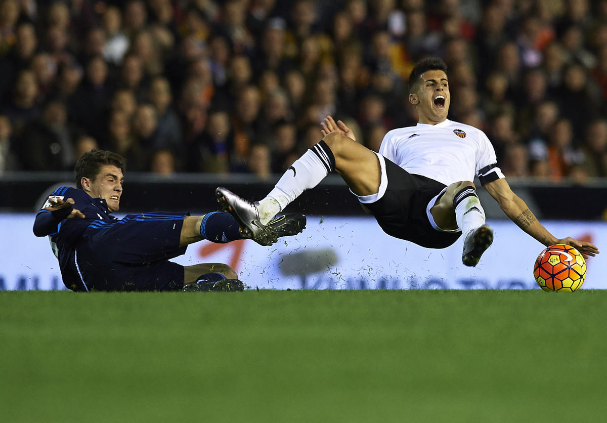 Dalla Spagna: «Cancelo lascia il Valencia, c'è la Juventus»