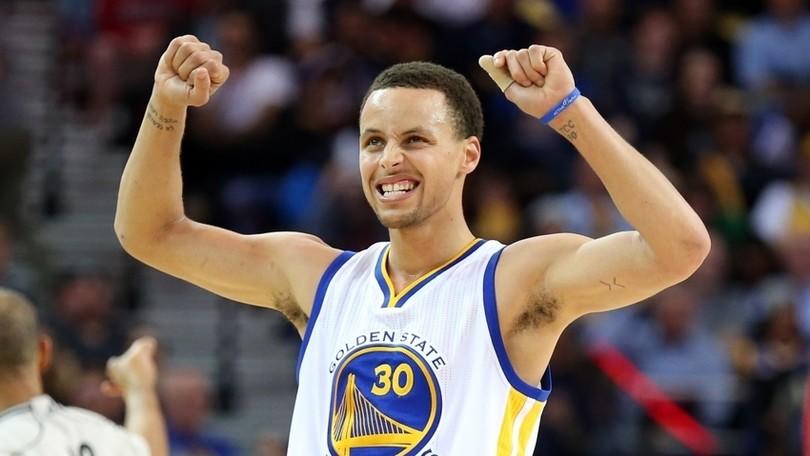 Curry doma Miami, Golden State non si ferma