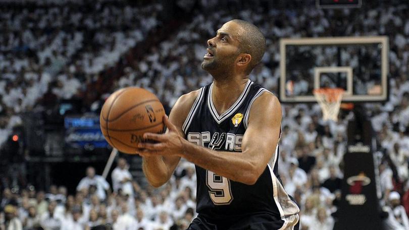 Parker stende Lebron, Butler lancia i Bulls