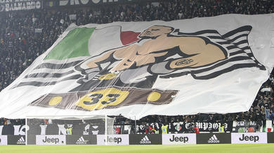 Juventus-Roma, la coreografia ricorda gli scudetti 