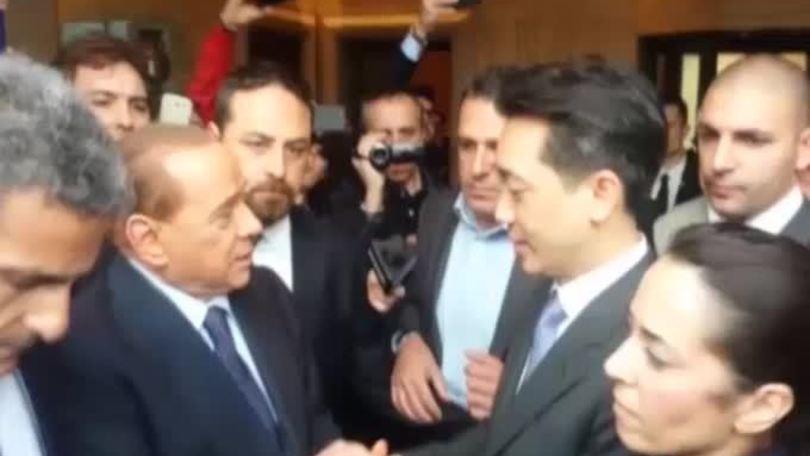 Berlusconi dà l'ultimatum a Mr.Bee