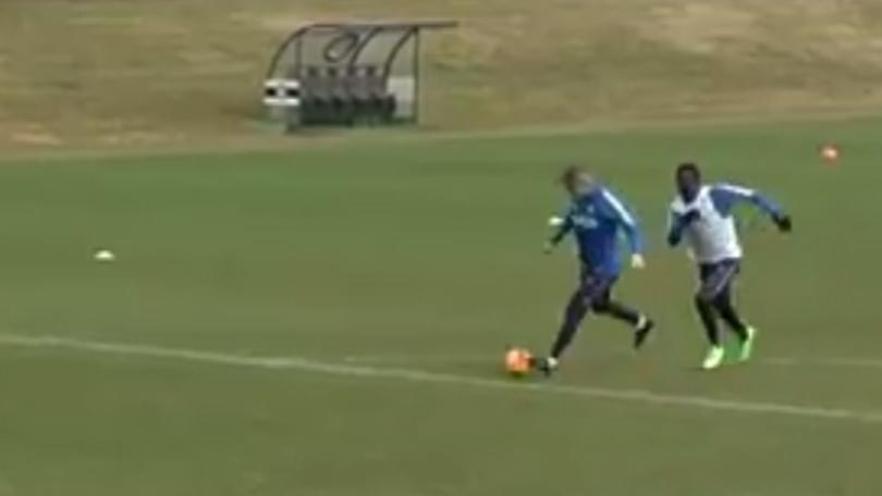 Roberto Mancini, che colpo in allenamento!