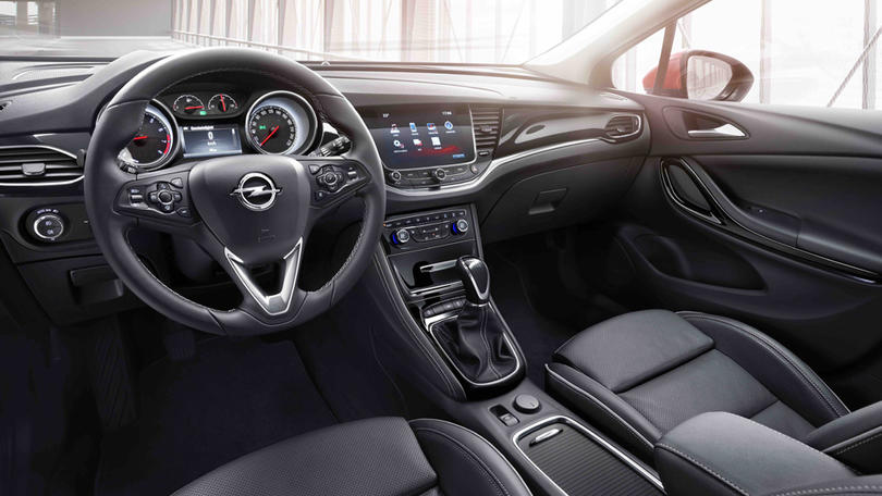 Nuova Opel Astra, foto e prezzi