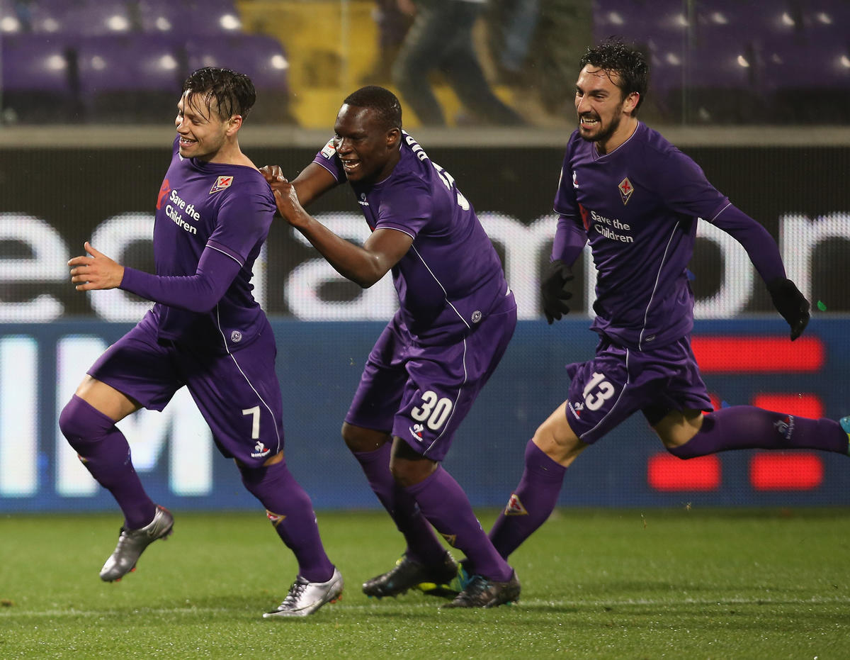Riecco Zarate, Fiorentina terza. Samp-Toro batticuore, Pazzini regala la prima vittoria al Verona