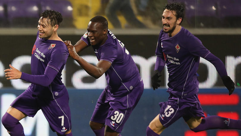 Riecco Zarate, Fiorentina terza. Samp-Toro batticuore, Pazzini regala la prima vittoria al Verona