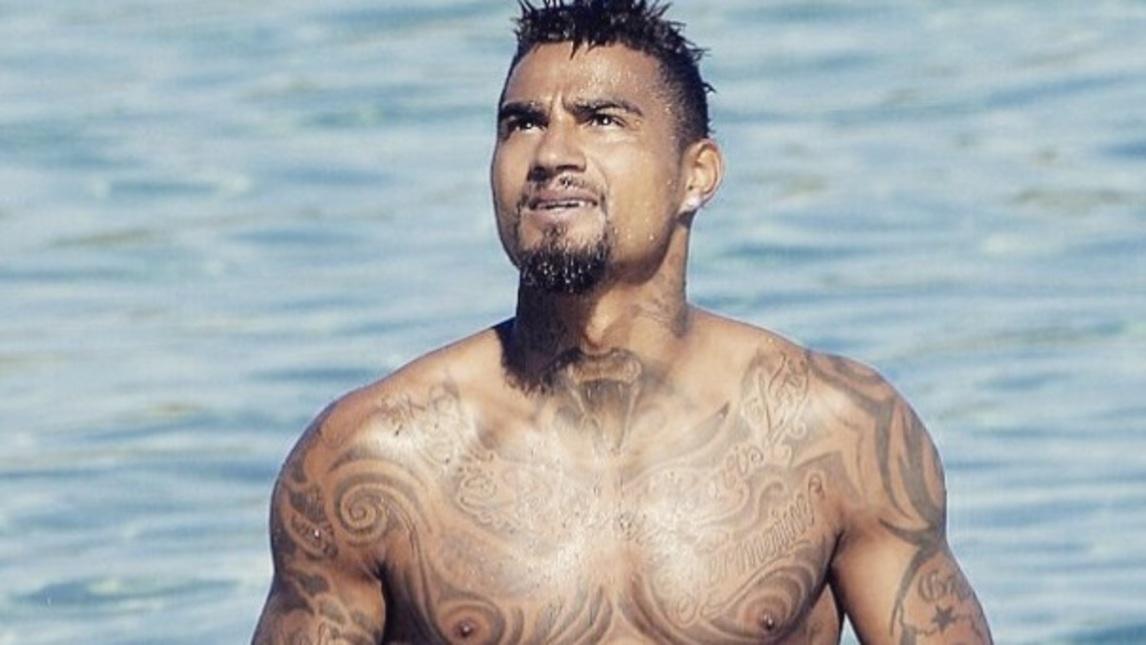 <p>Il tatuaggio entra nel paniere Istat, lo strumento che calcola l'inflazione sulla base dei beni più amati dagli italiani. Quella per i tattoo è una passione da sempre condivisa da moltissimi calciatori, come il brasiliano del Napoli</p>
