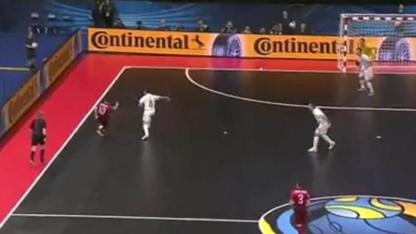 Eurofutsal: Gol di Ricardinho in Serbia-Portogallo