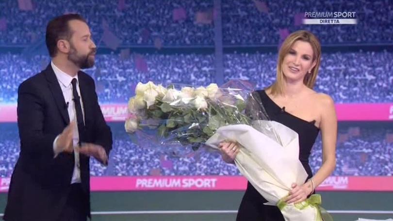 Mikaela Calcagno: fiori in diretta dalle Iene dopo la lite con Mancini