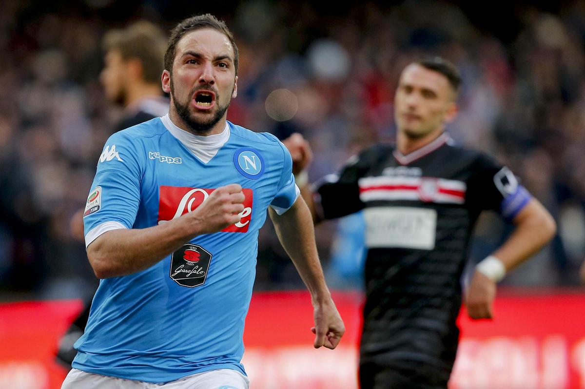 La corsa alla Scarpa d'Oro: comanda Higuain, è primo