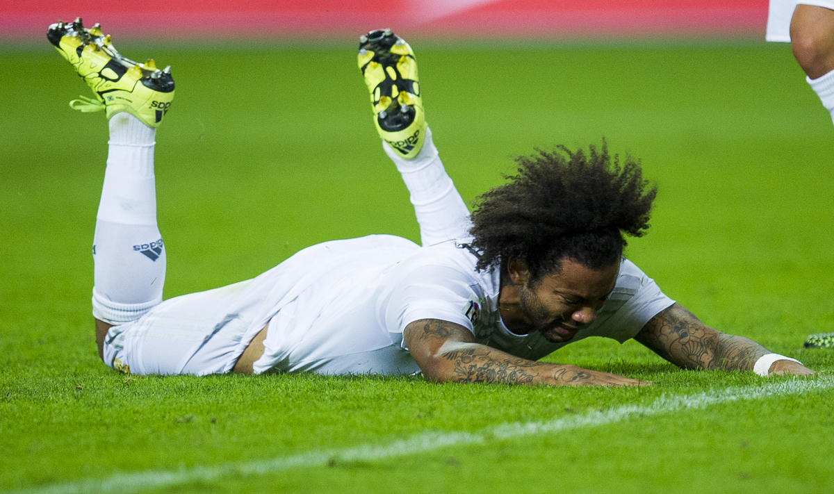 Real Madrid, Marcelo ko, probabile lussazione ad una spalla. Roma a rischio