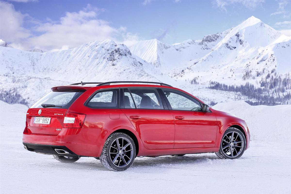 Skoda Octavia Wagon RS 4x4, foto e prezzi della famigliare sportiva