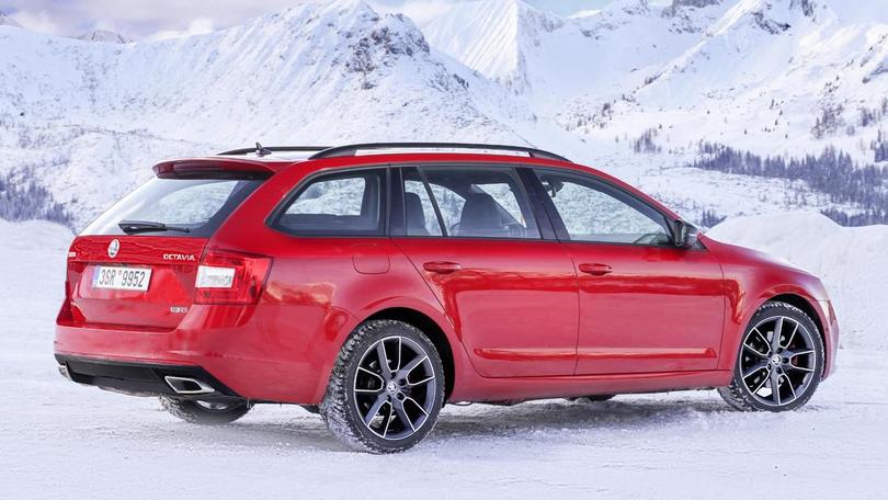 Skoda Octavia Wagon RS 4x4, foto e prezzi della famigliare sportiva