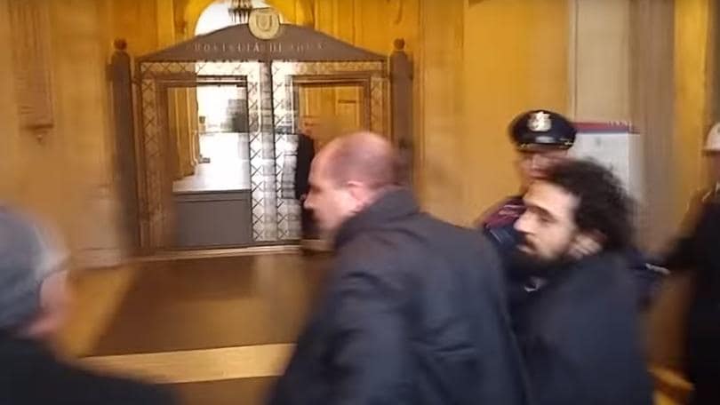 Serie A Lazio, le Iene a Lotito: «Ma le paga le tasse?»