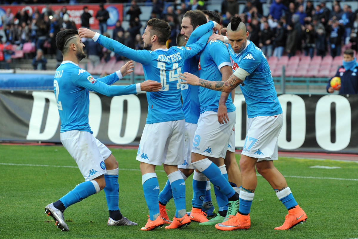 Serie A Napoli, atletica e partitelle prima della Juventus
