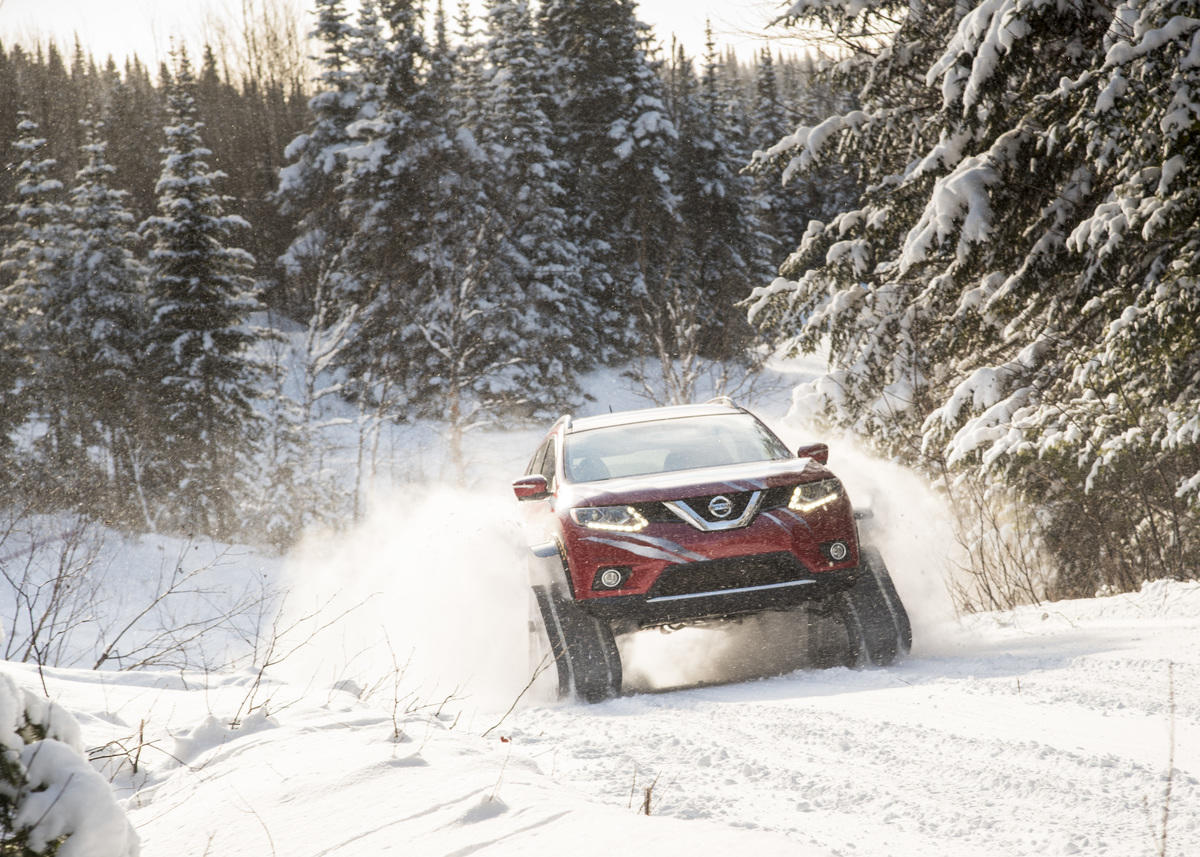 Nissan mette i cingoli all'X-Trail: ecco il SUV gatto delle nevi