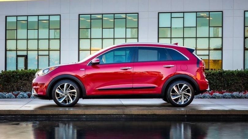 Kia Niro, prime immagini del SUV ibrido