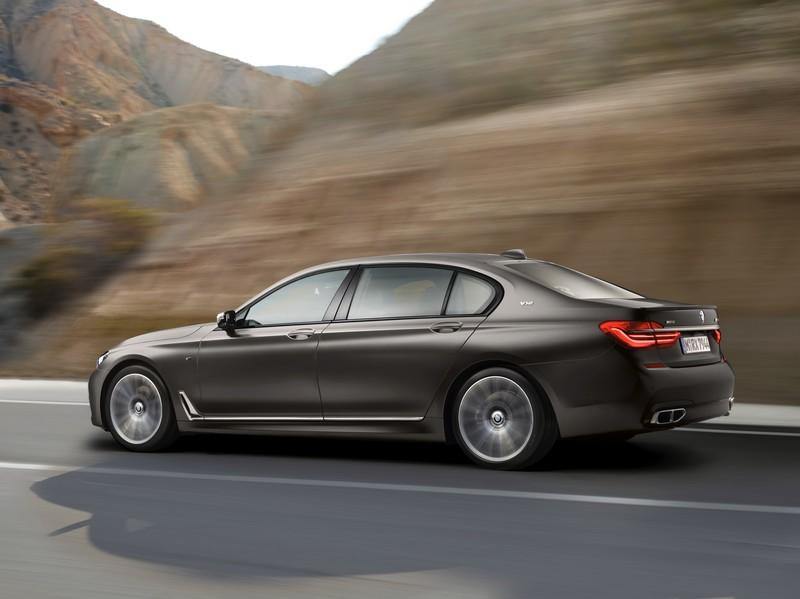 BMW M7, prime immagini della super ammiraglia