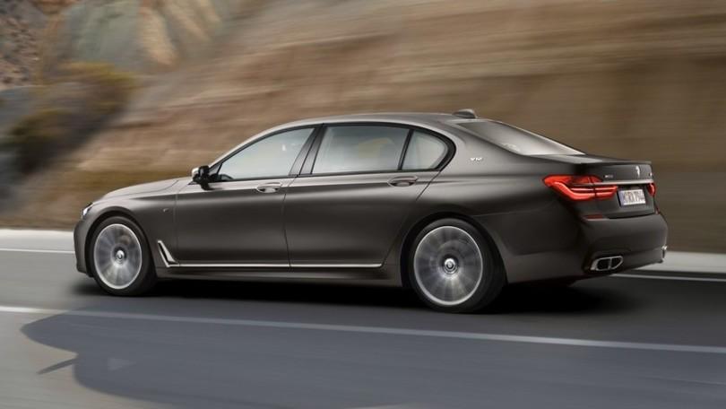 BMW M7, prime immagini della super ammiraglia