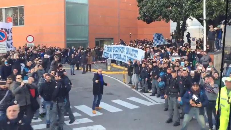 Il Napoli parte per Torino. Che entusiasmo dei tifosi!