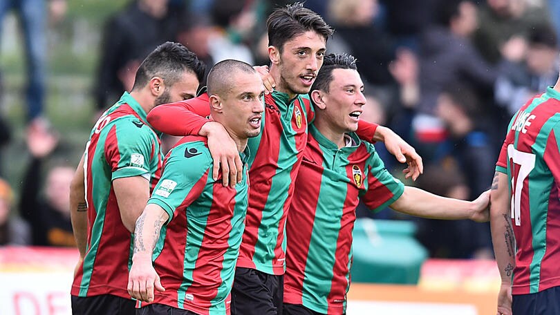 Serie B, Ternana-Salernitana 4-0: poker rossoverde