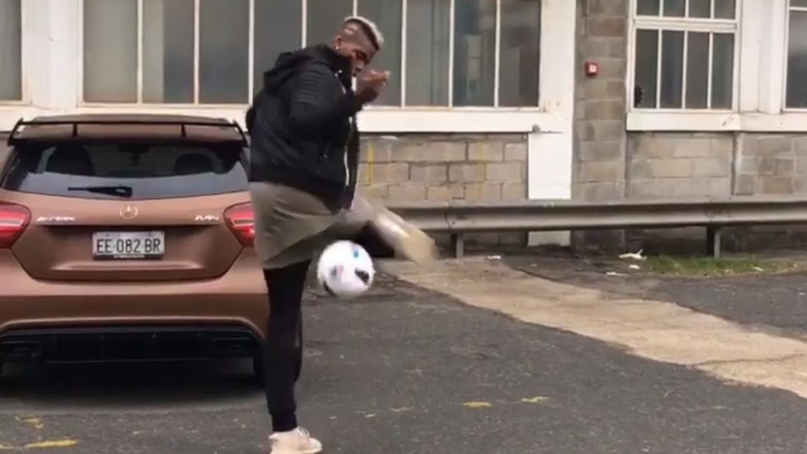 Juventus, il freestyle di Pogba