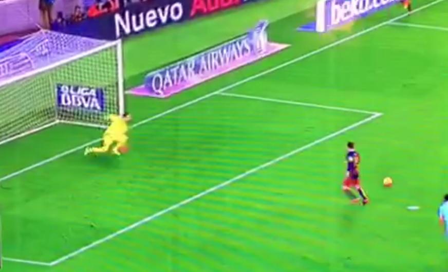 Incredibile Messi: passaggio su rigore a Suarez che poi segna