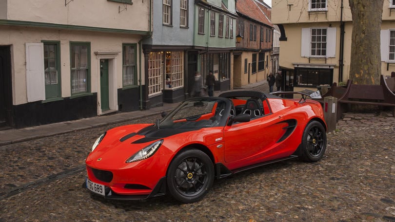 Lotus Elise Cup 250, sfida all'Alfa 4C