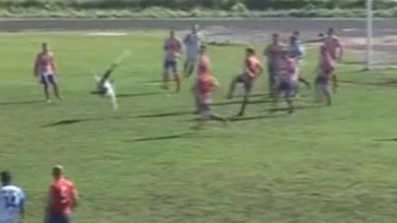 Serie D, gol pazzesco di Luca Bispuri