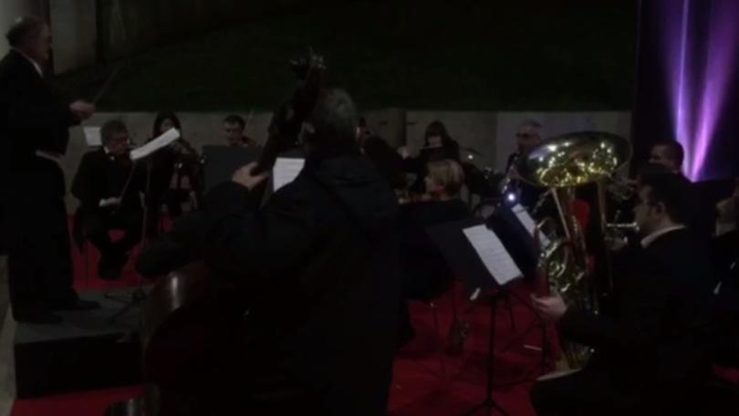L'orchestra filarmonica di Roma suona l'inno della Champions
