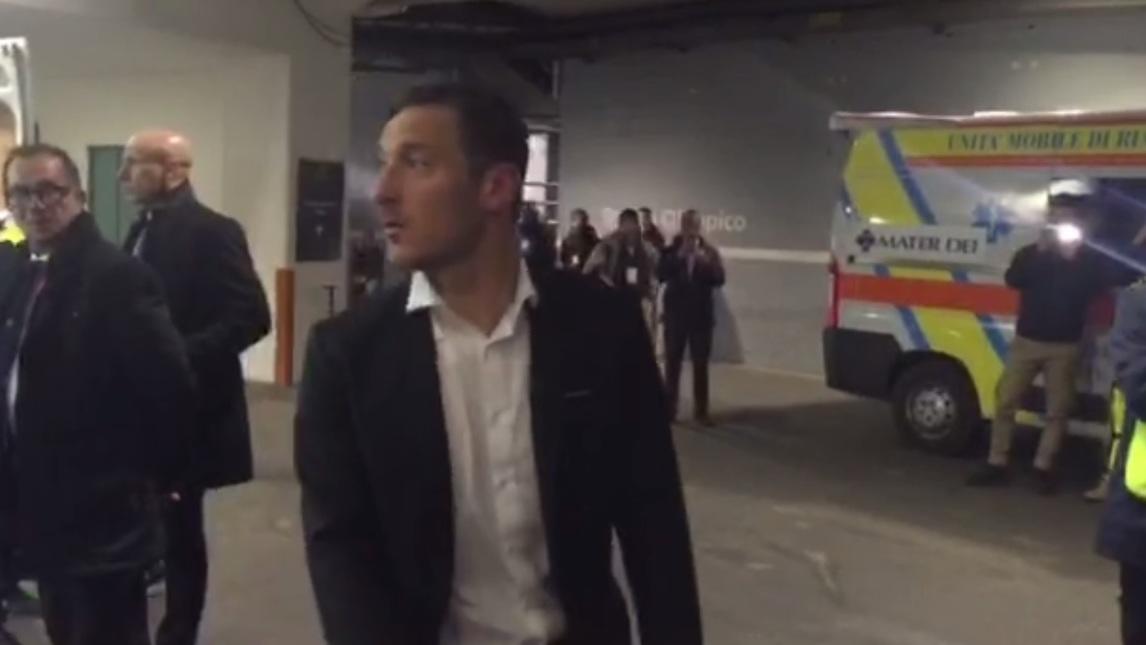 Totti ad un giornalista: «Ma che ce fai con me ormai»