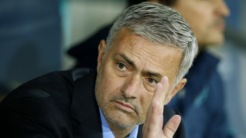 Calciomercato, Mourinho torna all'Inter per soffiarle Icardi. E Mancini chiede Darmian
