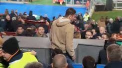 Roma, Totti nello stadio: applausi e cori per il capitano