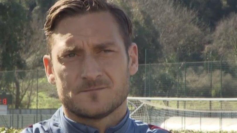 Totti: «"Che ci fai con me" solo una battuta»